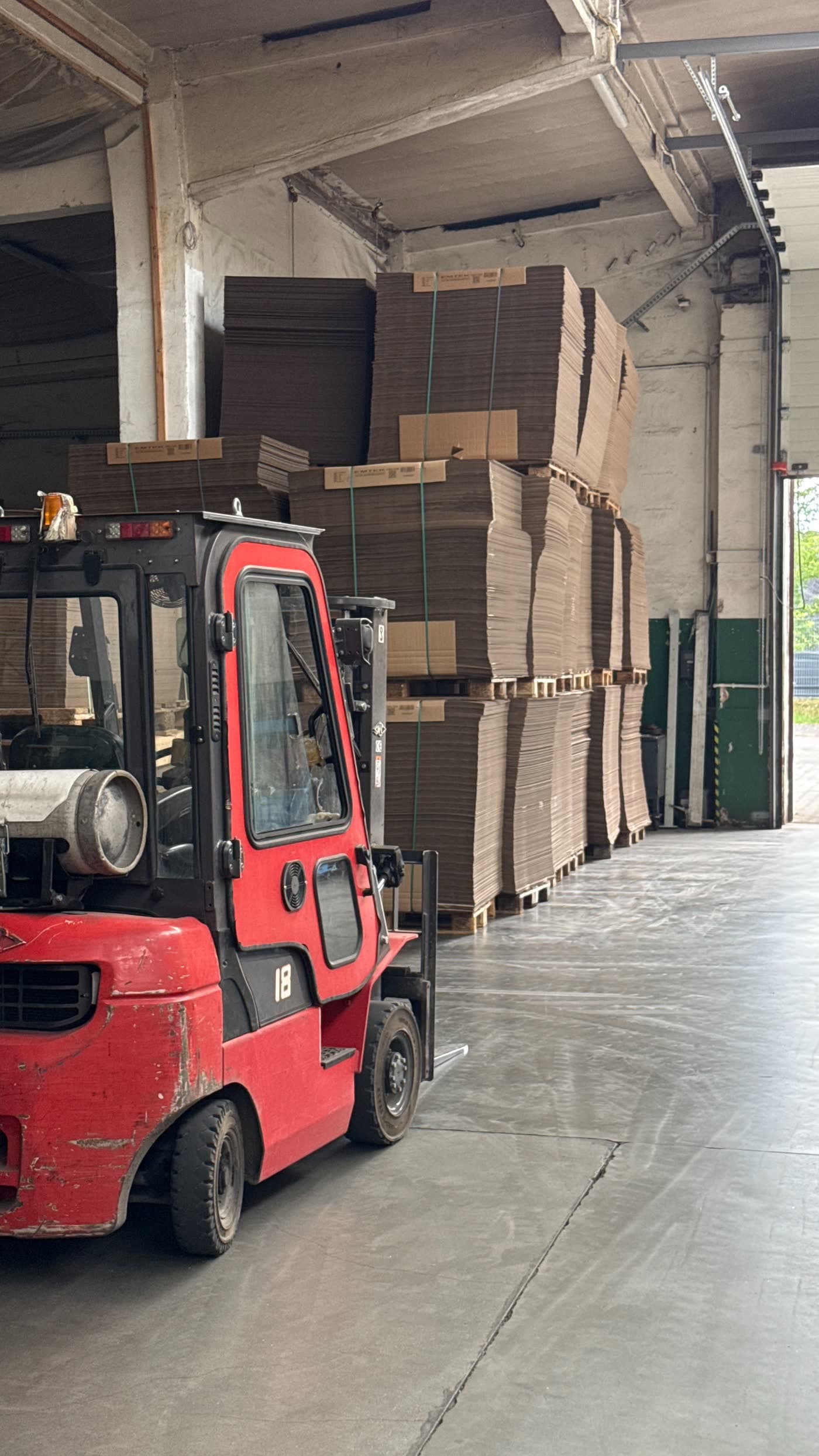 Forklift at the loading ramp